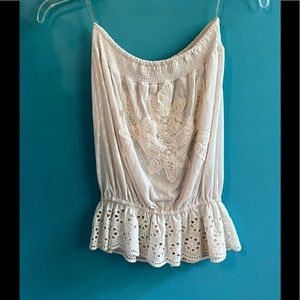 Flying tomato Eyelet Strapless top jr size M ivory excellent condition